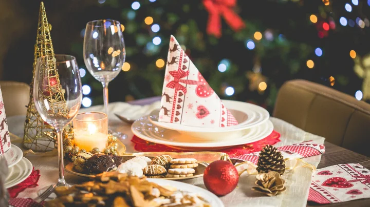 12 Effective Tips to Practice Mindful Eating During the Holidays